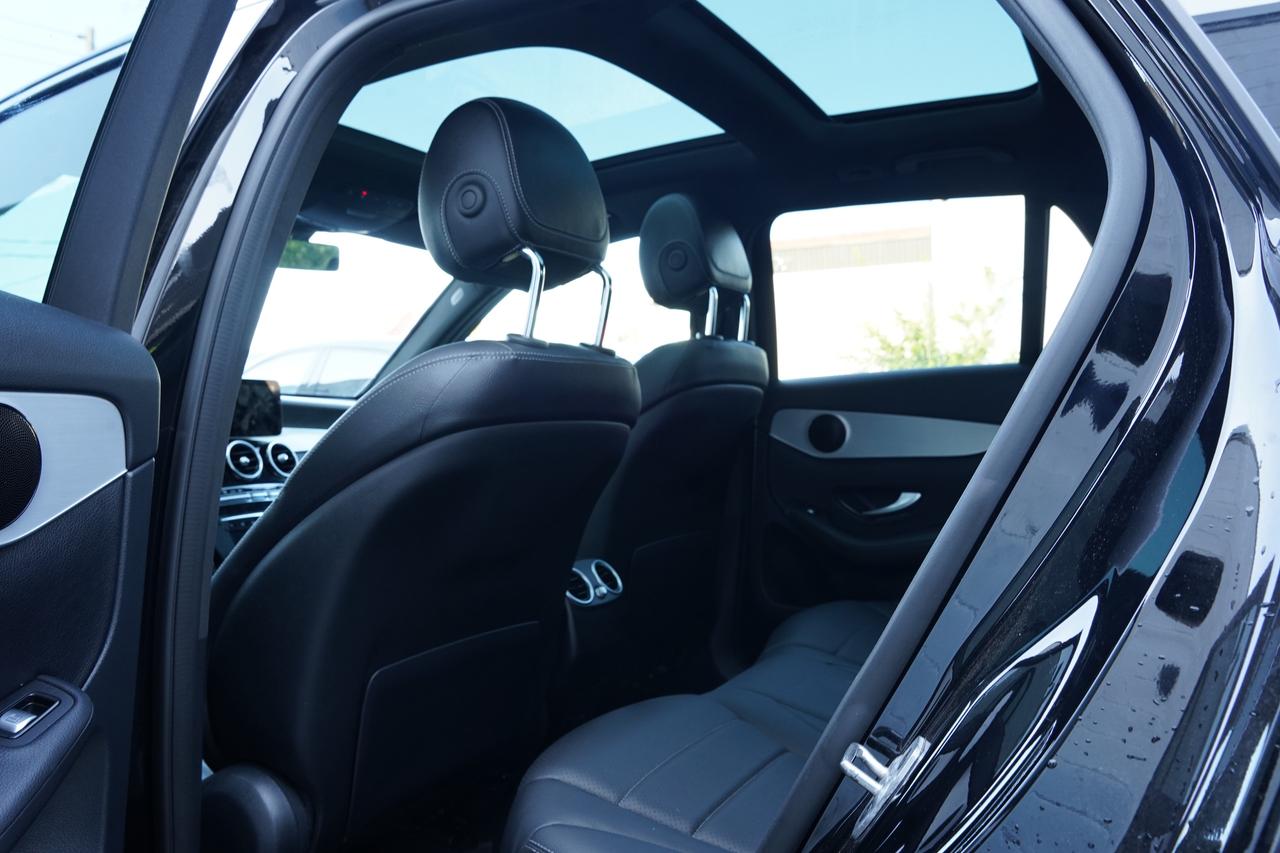 2022 Mercedes-Benz GLC-Class 300/4MATIC/ NAV/ PANOROOF/CAMERA/ BLUETOOTH Photo