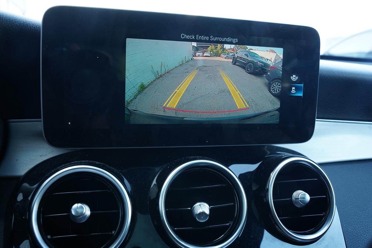 2022 Mercedes-Benz GLC-Class 300/4MATIC/ NAV/ PANOROOF/CAMERA/ BLUETOOTH Photo