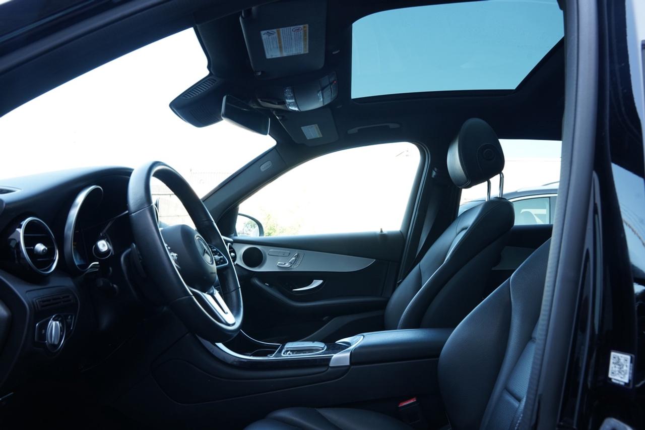 2022 Mercedes-Benz GLC-Class 300/4MATIC/ NAV/ PANOROOF/CAMERA/ BLUETOOTH Photo