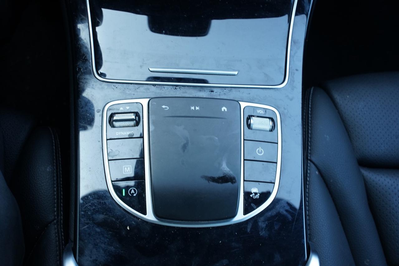 2022 Mercedes-Benz GLC-Class 300/4MATIC/ NAV/ PANOROOF/CAMERA/ BLUETOOTH Photo