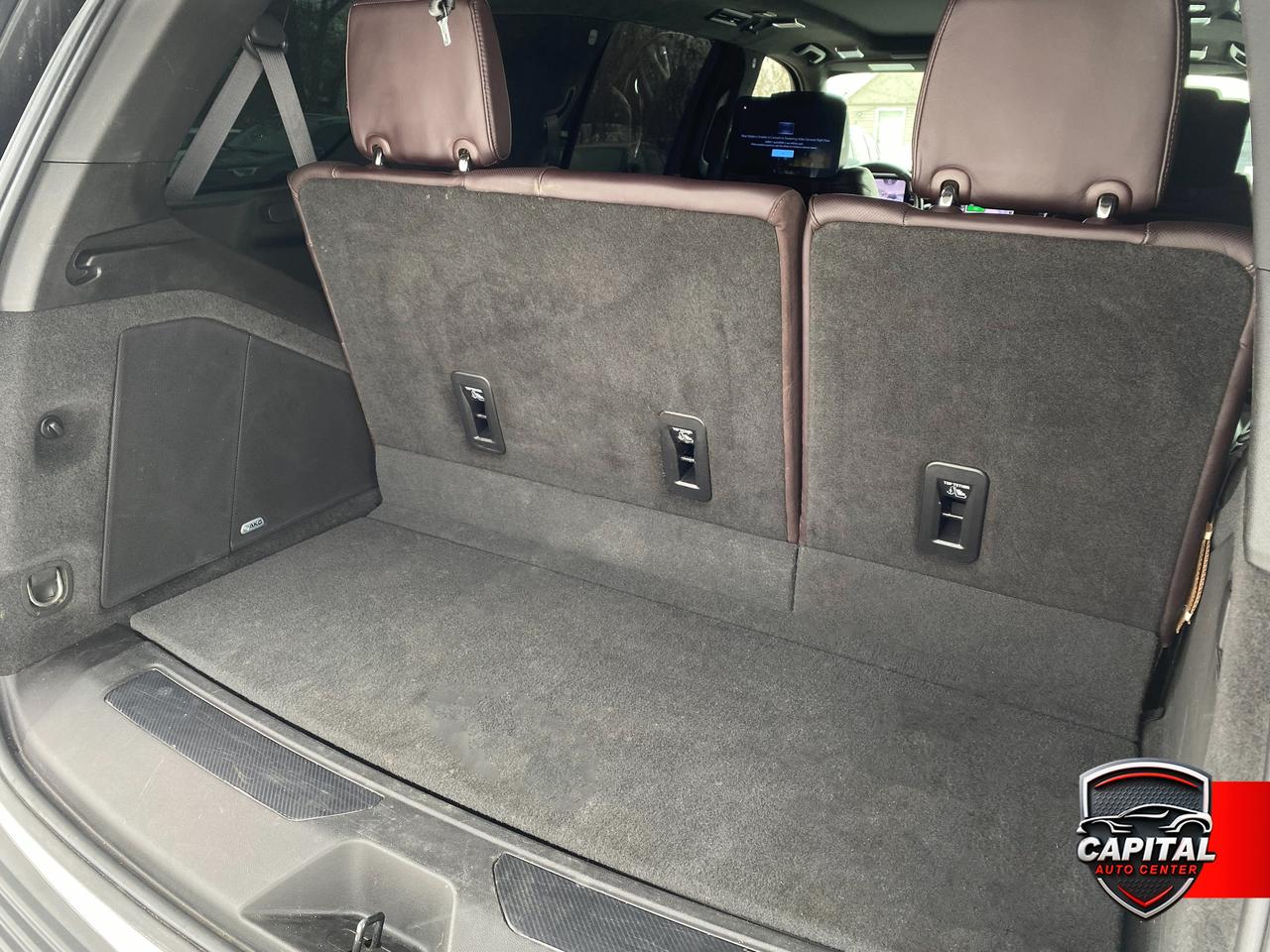 2022 Cadillac Escalade Premium Luxury Photo