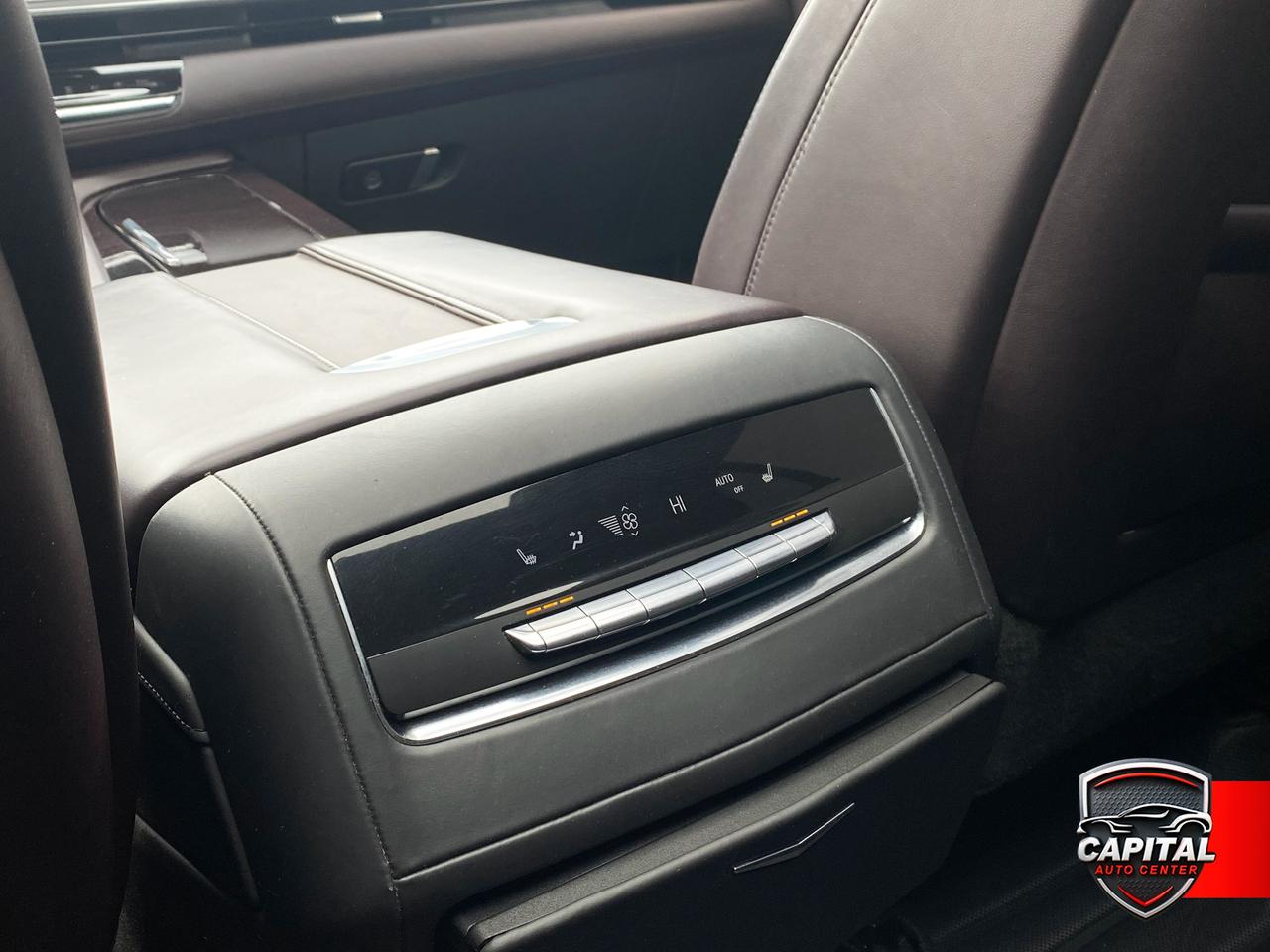 2022 Cadillac Escalade Premium Luxury Photo