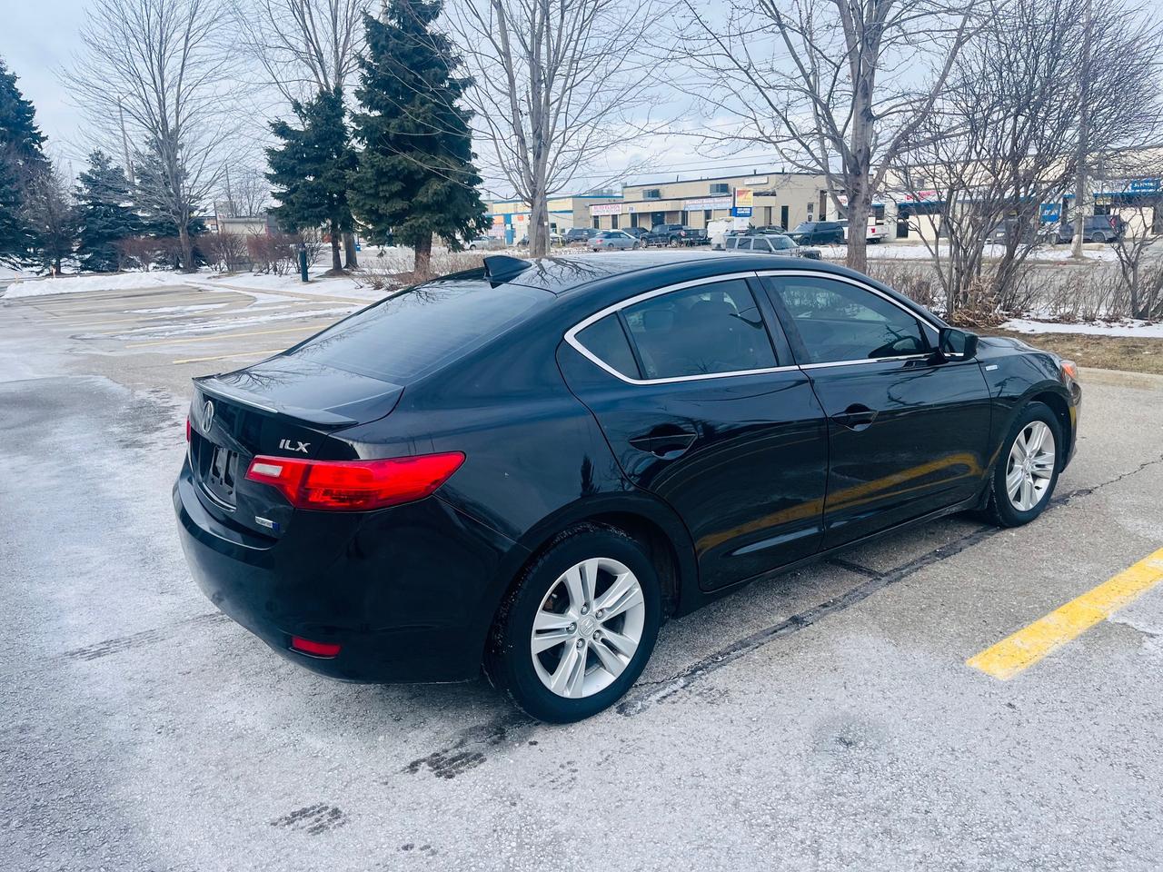 2014 Acura ILX Hybrid Photo