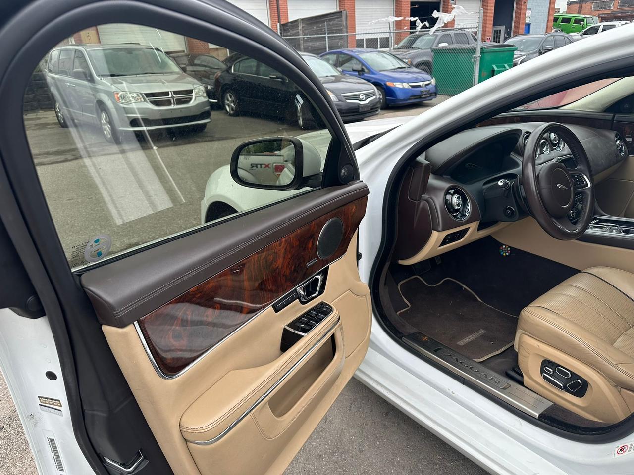 2014 Jaguar XJ-Series XJ Photo4