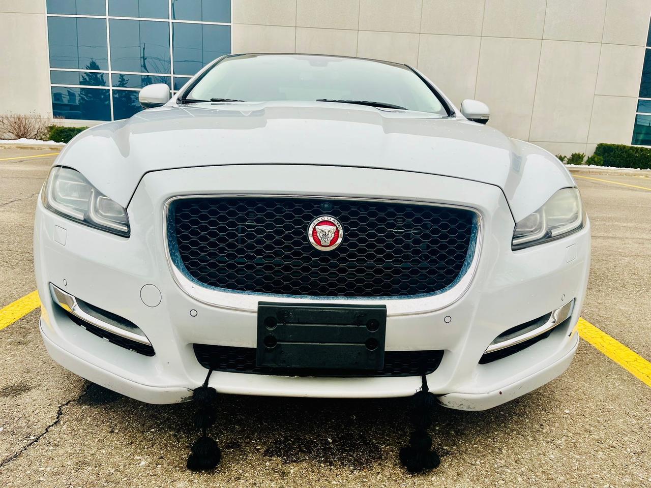 2016 Jaguar XJ-Series XJ Photo