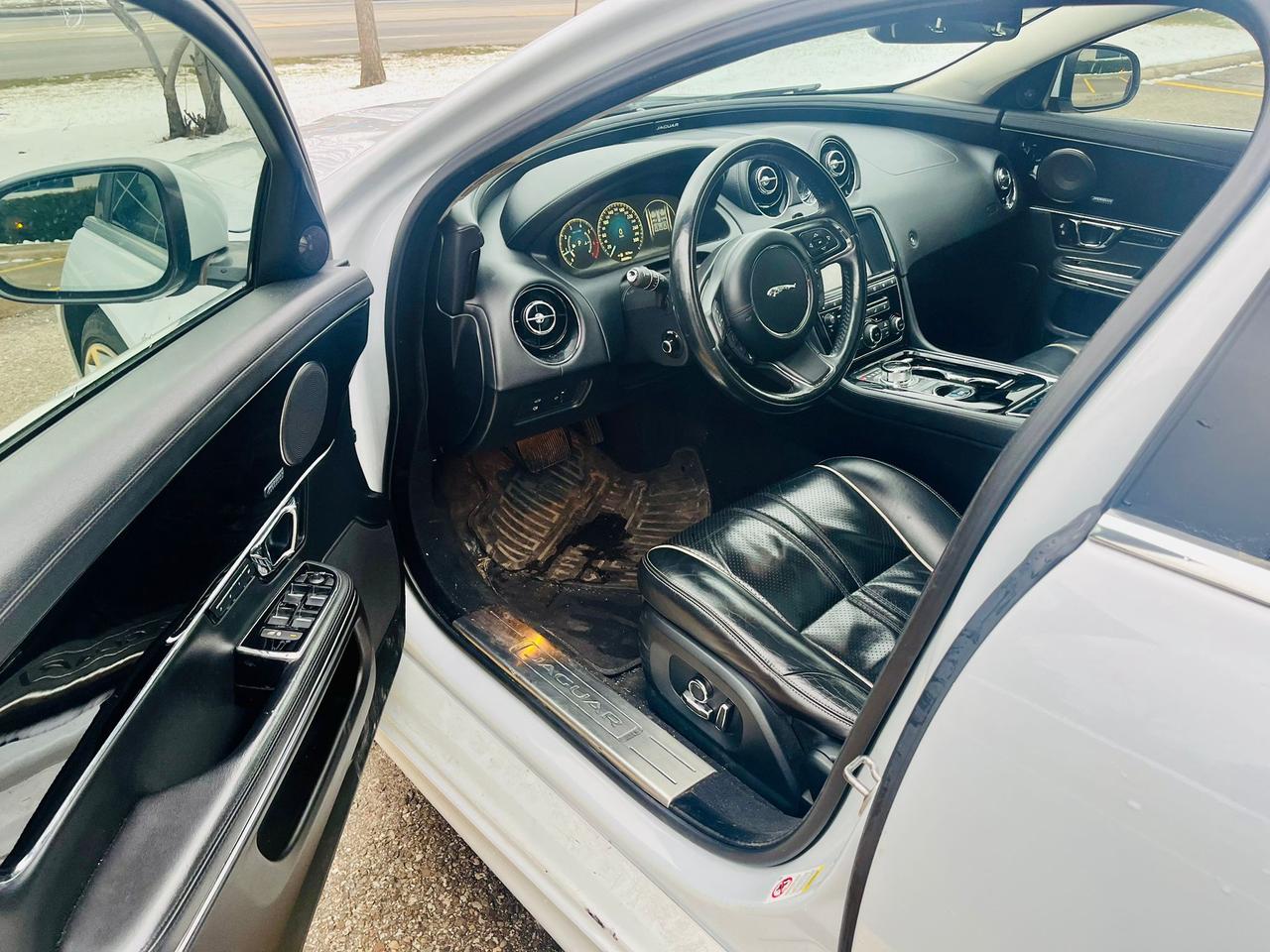 2016 Jaguar XJ-Series XJ Photo