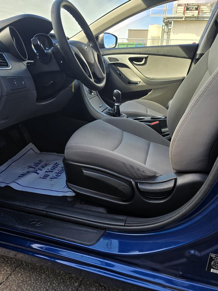 2016 Hyundai Elantra Limited Photo