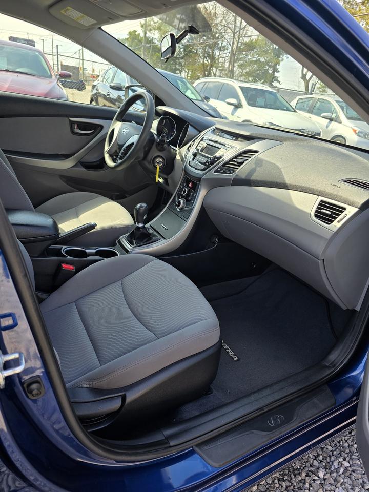 2016 Hyundai Elantra Limited Photo