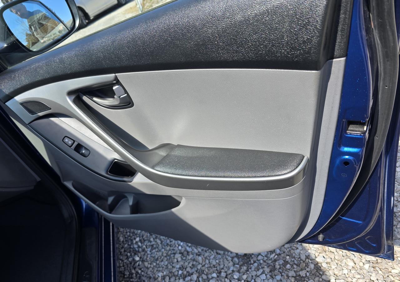 2016 Hyundai Elantra Limited Photo