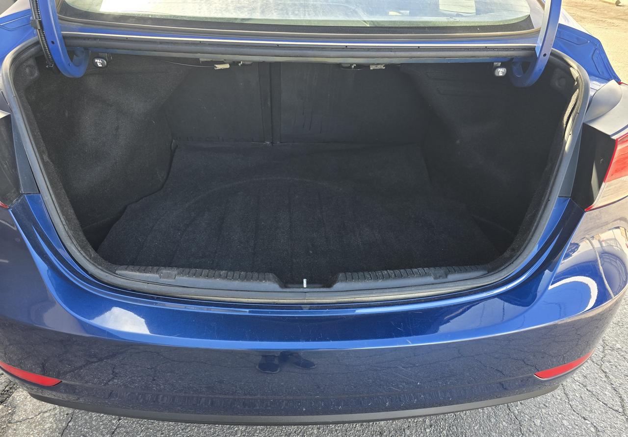 2016 Hyundai Elantra Limited Photo