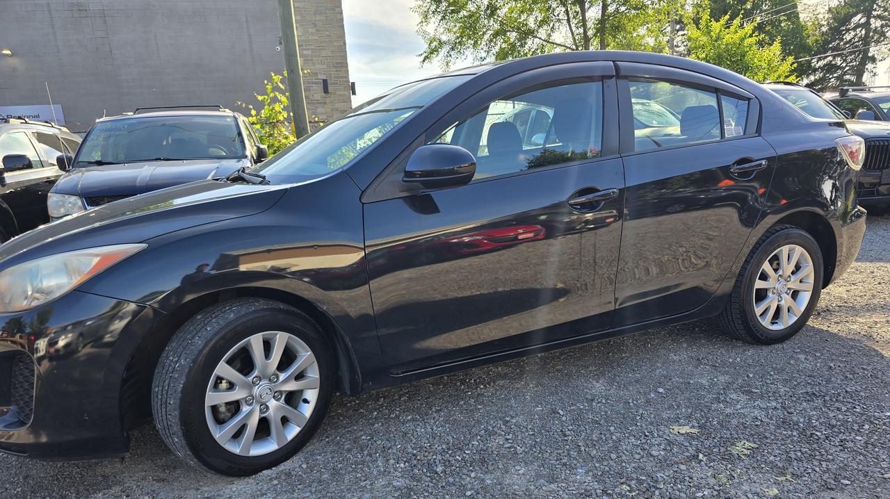 2013 Mazda MAZDA3 i Touring Photo3