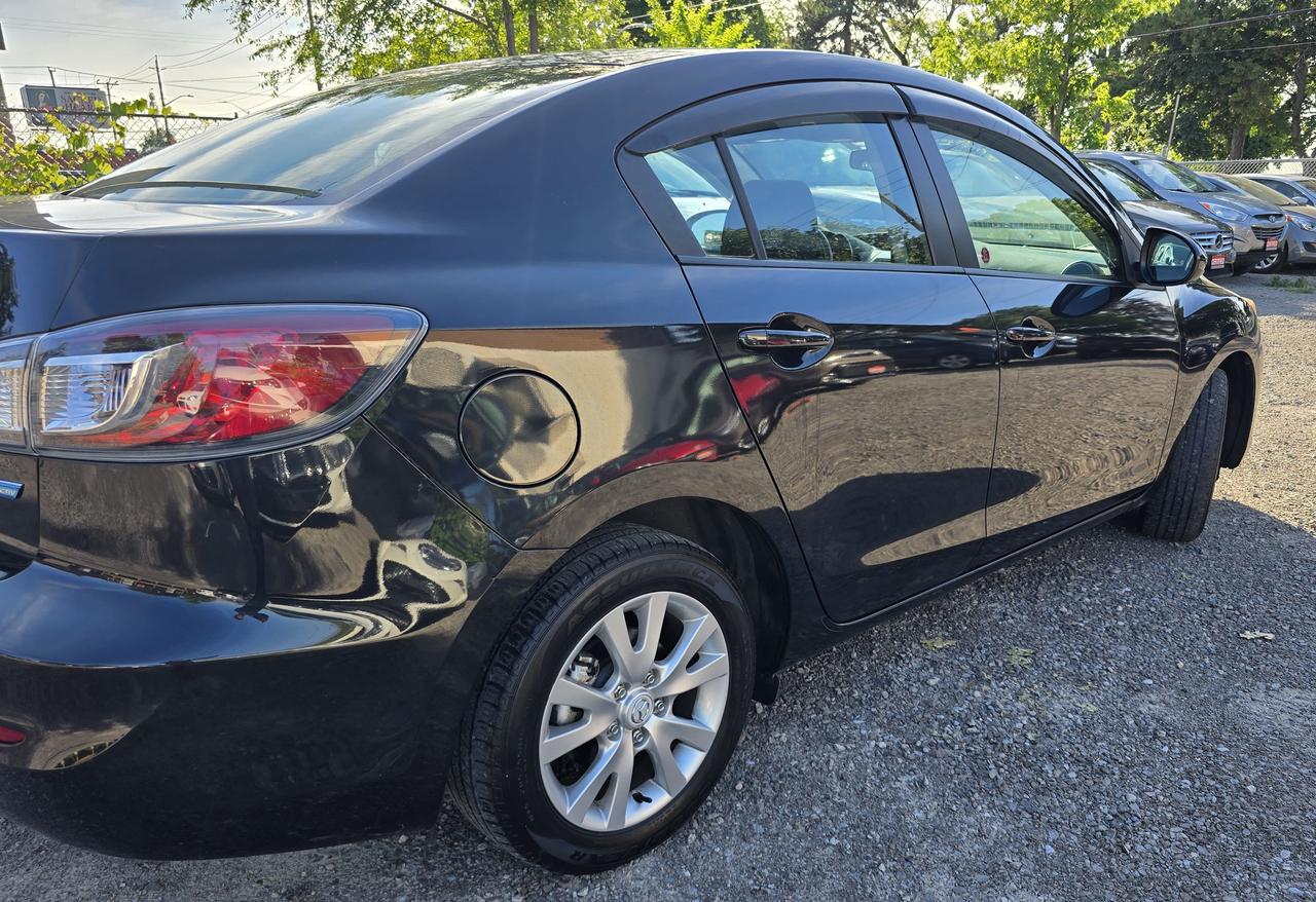 2013 Mazda MAZDA3 i Touring Photo