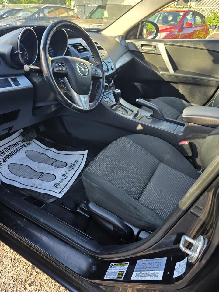2013 Mazda MAZDA3 i Touring Photo