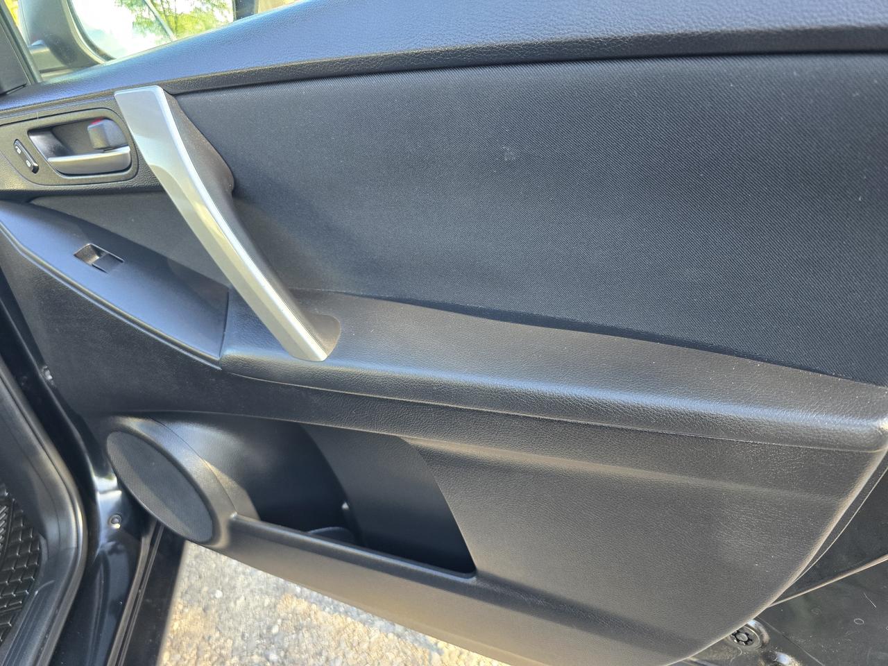 2013 Mazda MAZDA3 i Touring Photo