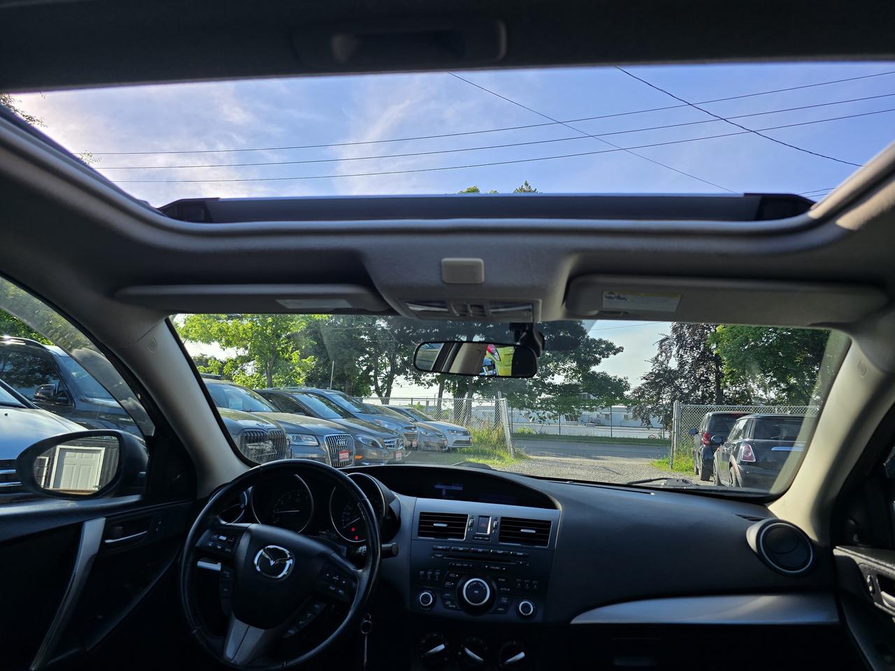 2013 Mazda MAZDA3 i Touring Photo