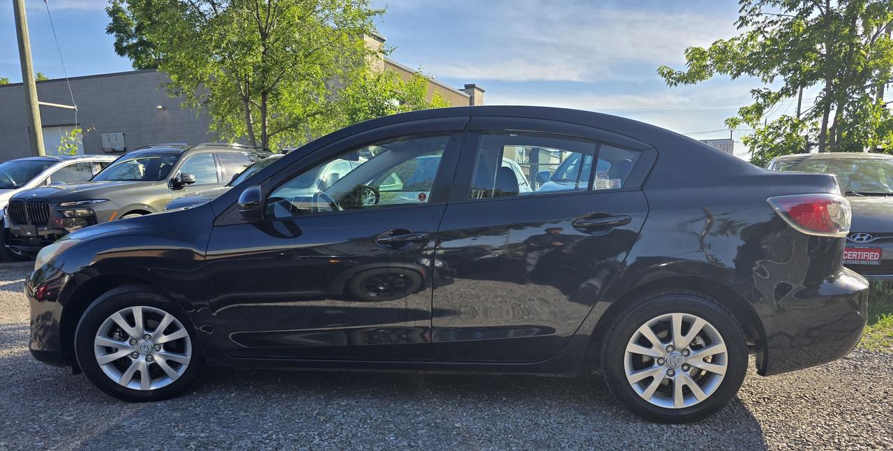 2013 Mazda MAZDA3 i Touring Photo