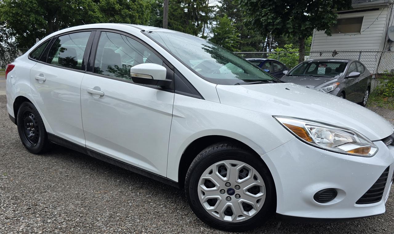 2013 Ford Focus SE Photo