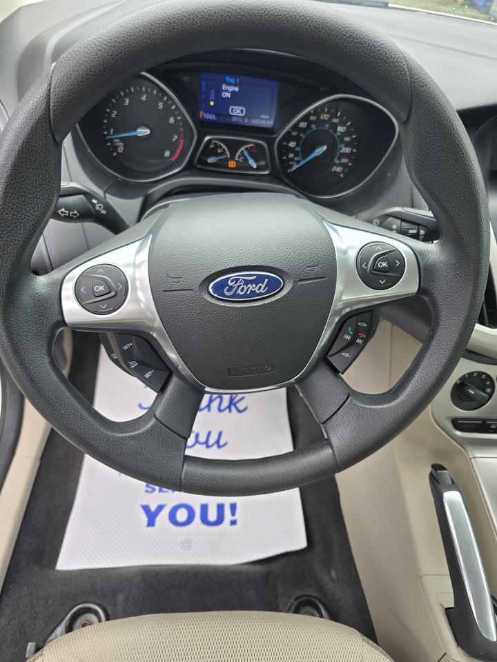 2013 Ford Focus SE Photo