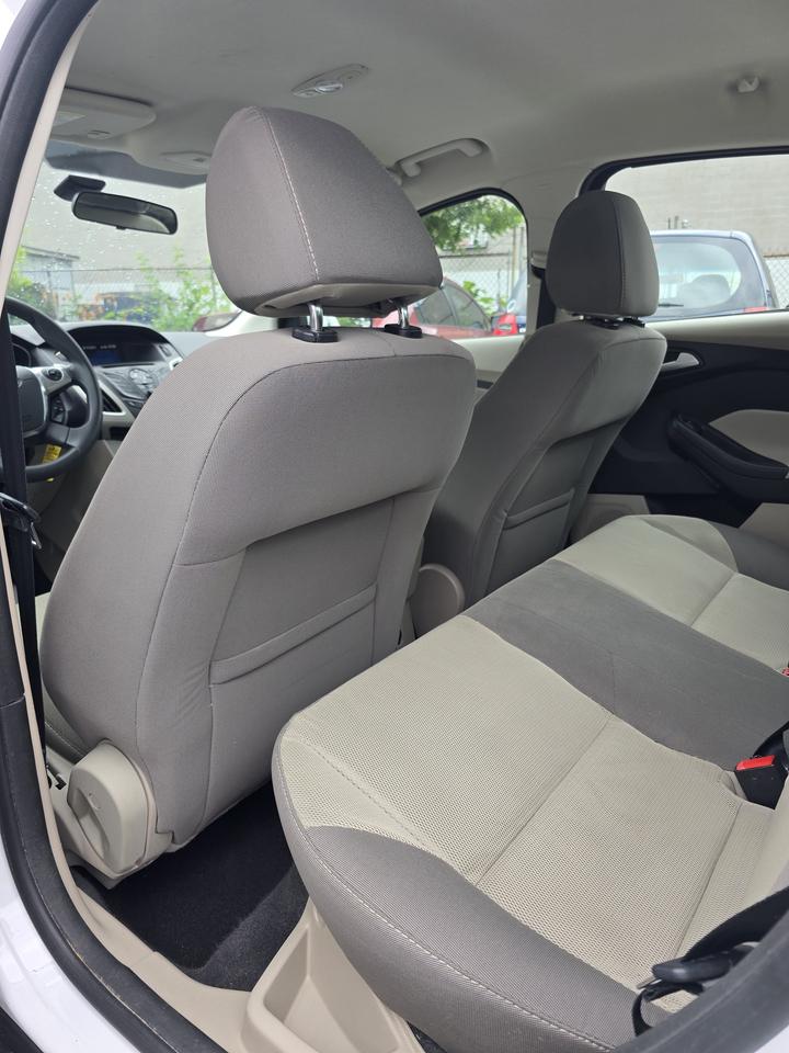 2013 Ford Focus SE Photo