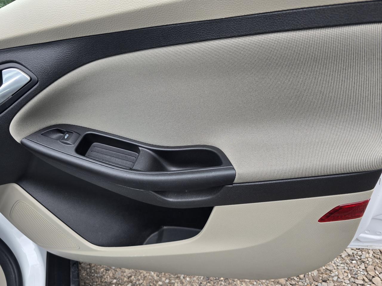 2013 Ford Focus SE Photo