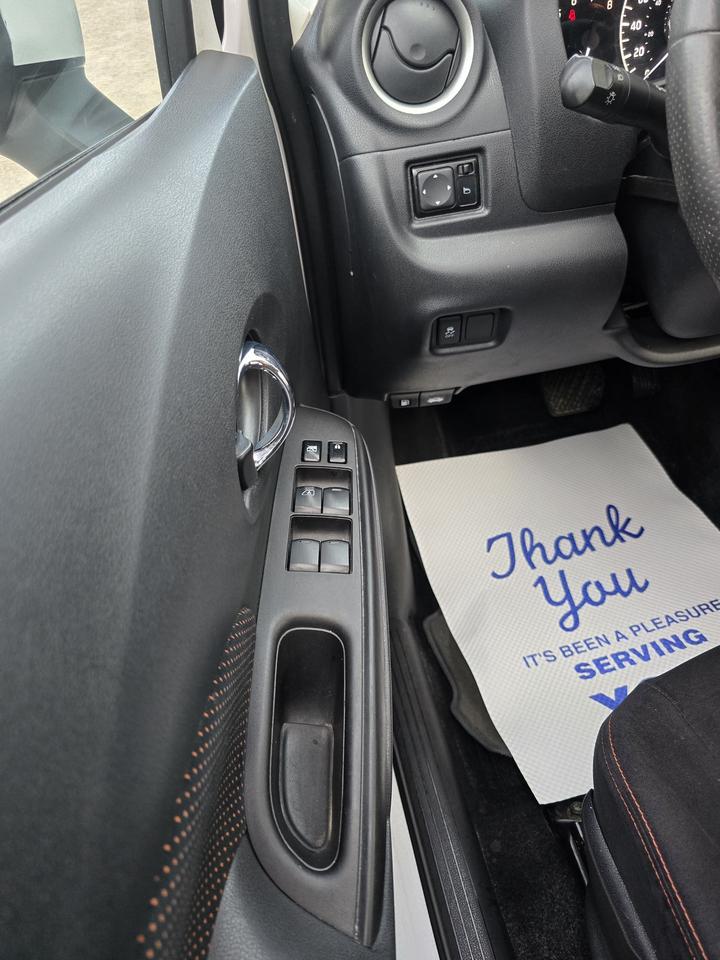 2017 Nissan Versa Note SV Photo