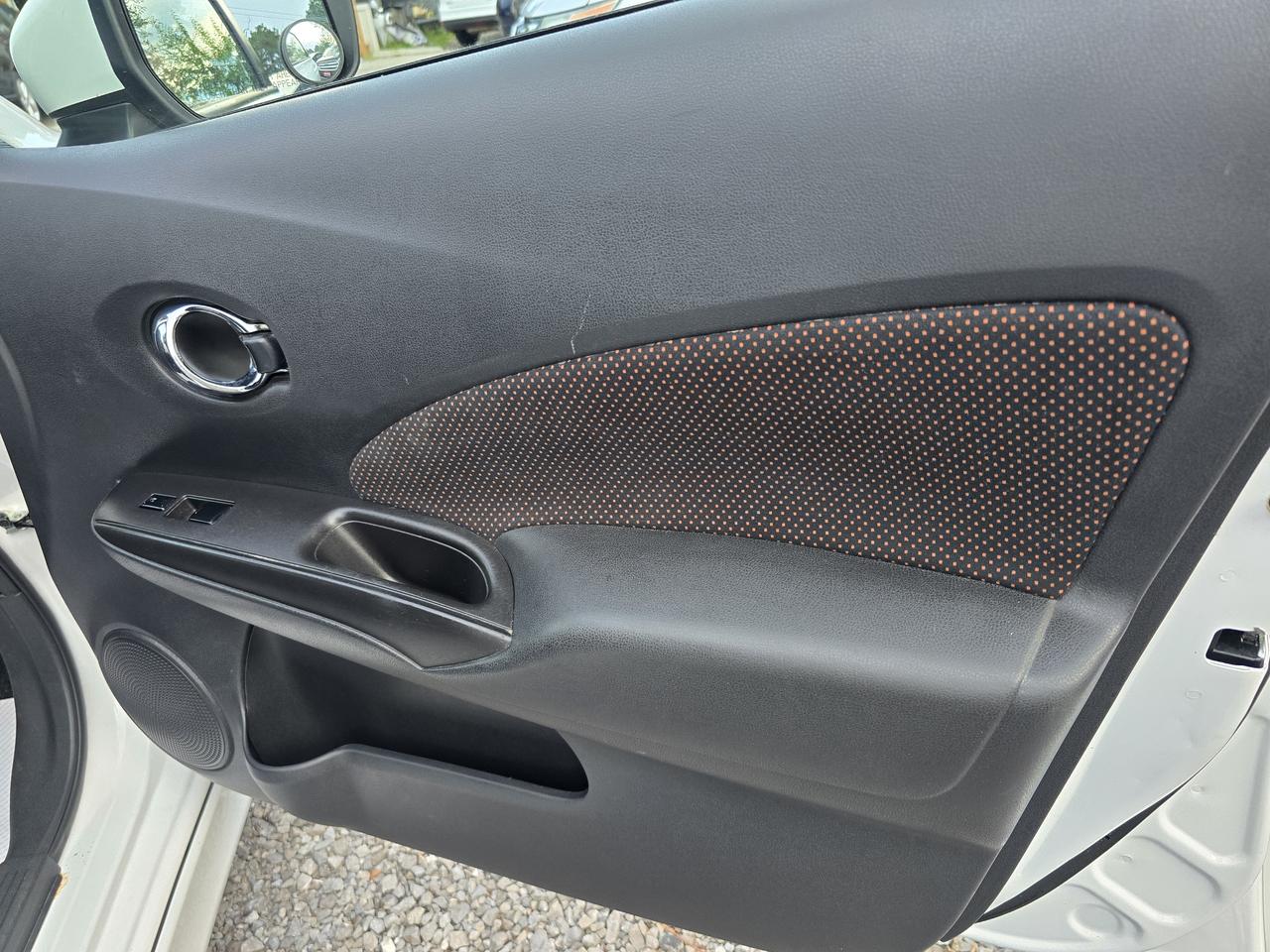 2017 Nissan Versa Note SV Photo