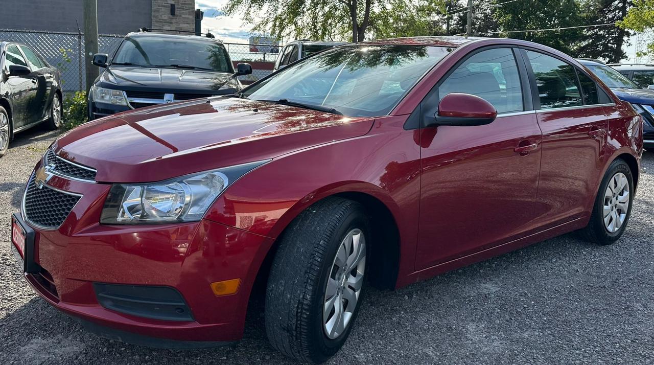 2012 Chevrolet Cruze 1LT Photo