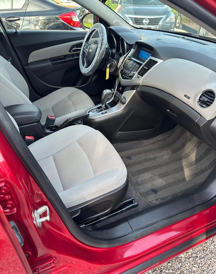 2012 Chevrolet Cruze 1LT Photo