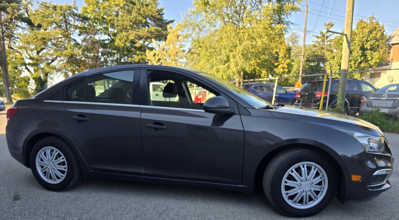 2015 Chevrolet Cruze 1LT Photo
