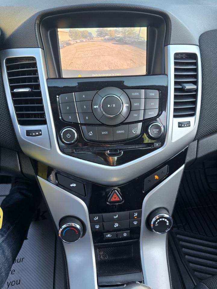 2015 Chevrolet Cruze 1LT Photo