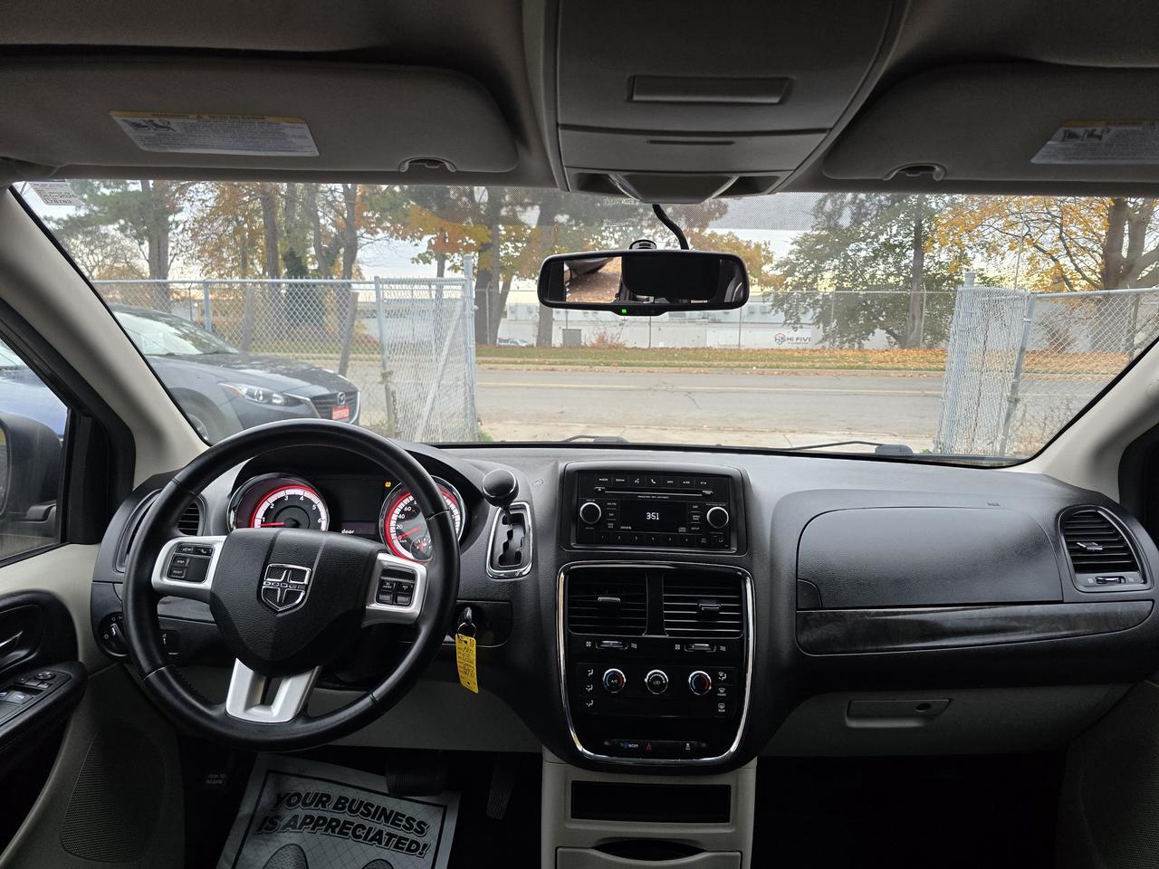 2016 Dodge Grand Caravan SE Photo