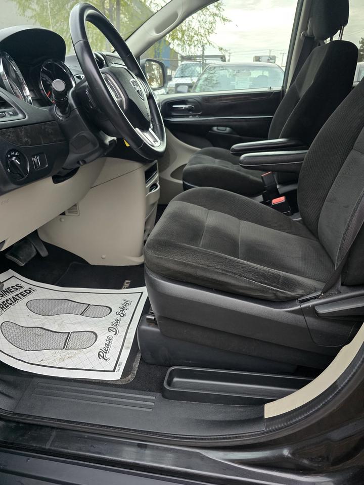2016 Dodge Grand Caravan SE Photo