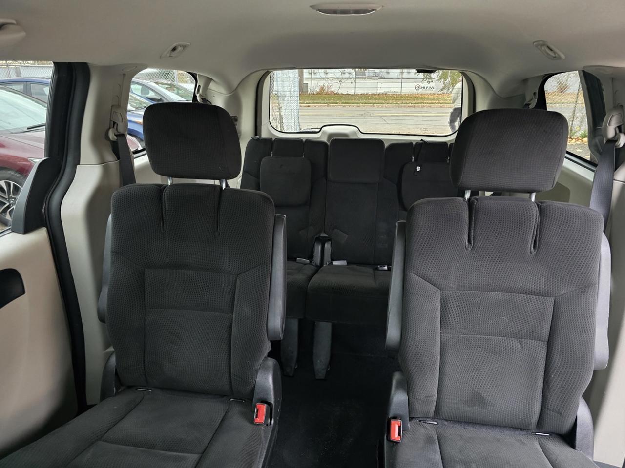 2016 Dodge Grand Caravan SE Photo
