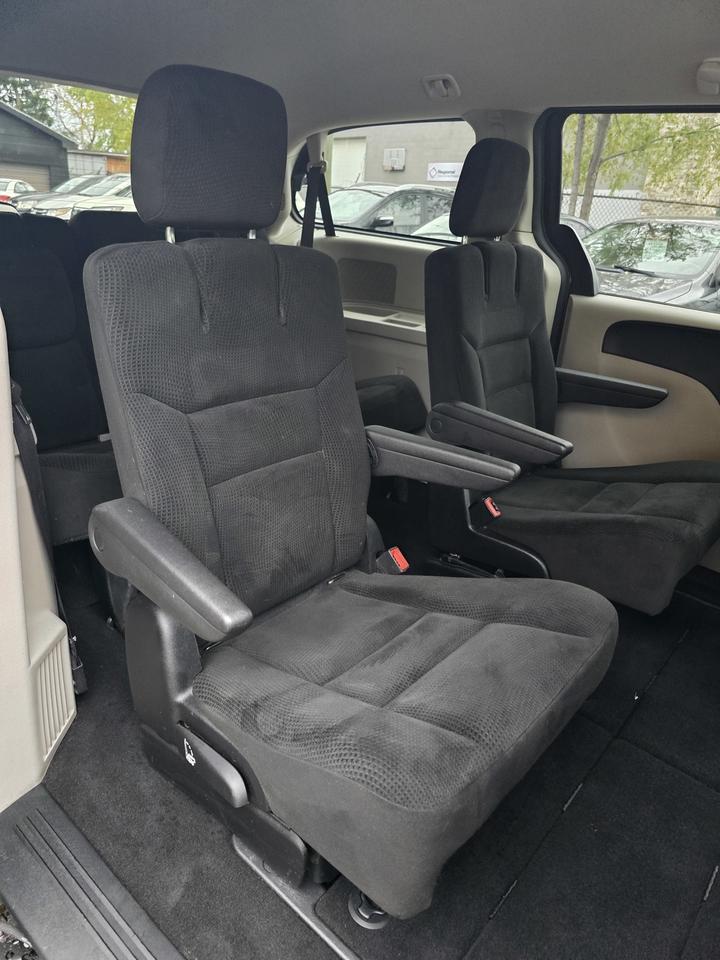 2016 Dodge Grand Caravan SE Photo
