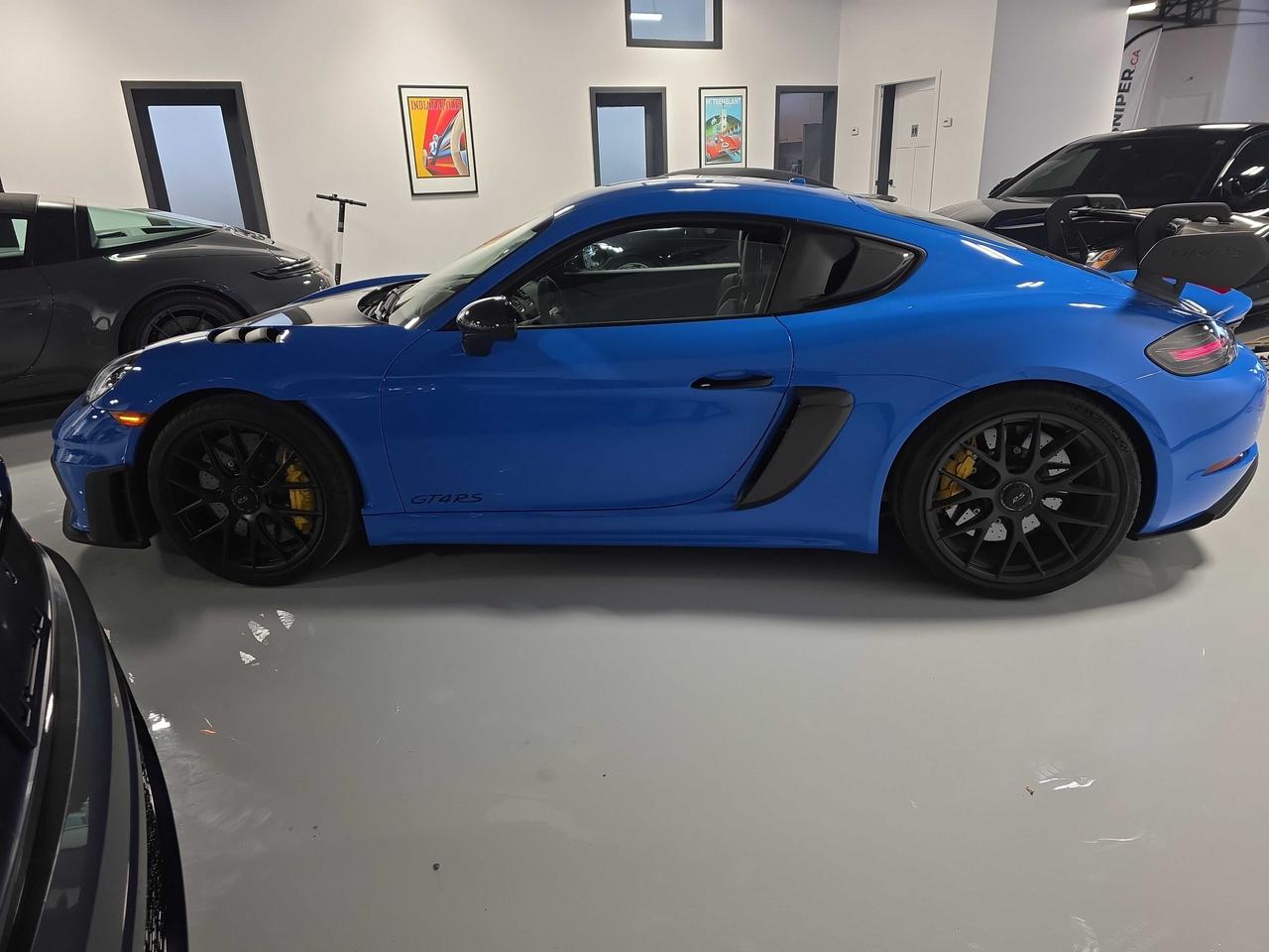 2025 Porsche 718 Cayman GT4 Photo