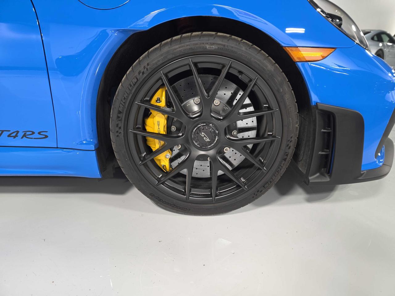 2025 Porsche 718 Cayman GT4 Photo