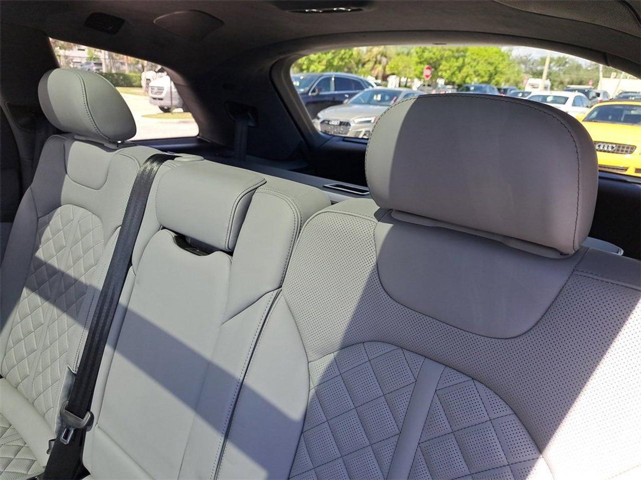 2023 Audi SQ7 PREMIUM PLUS Photo