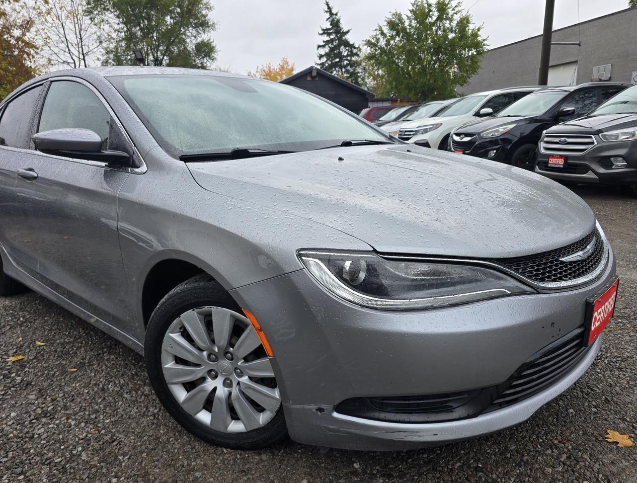 2015 Chrysler 200 LX Photo2