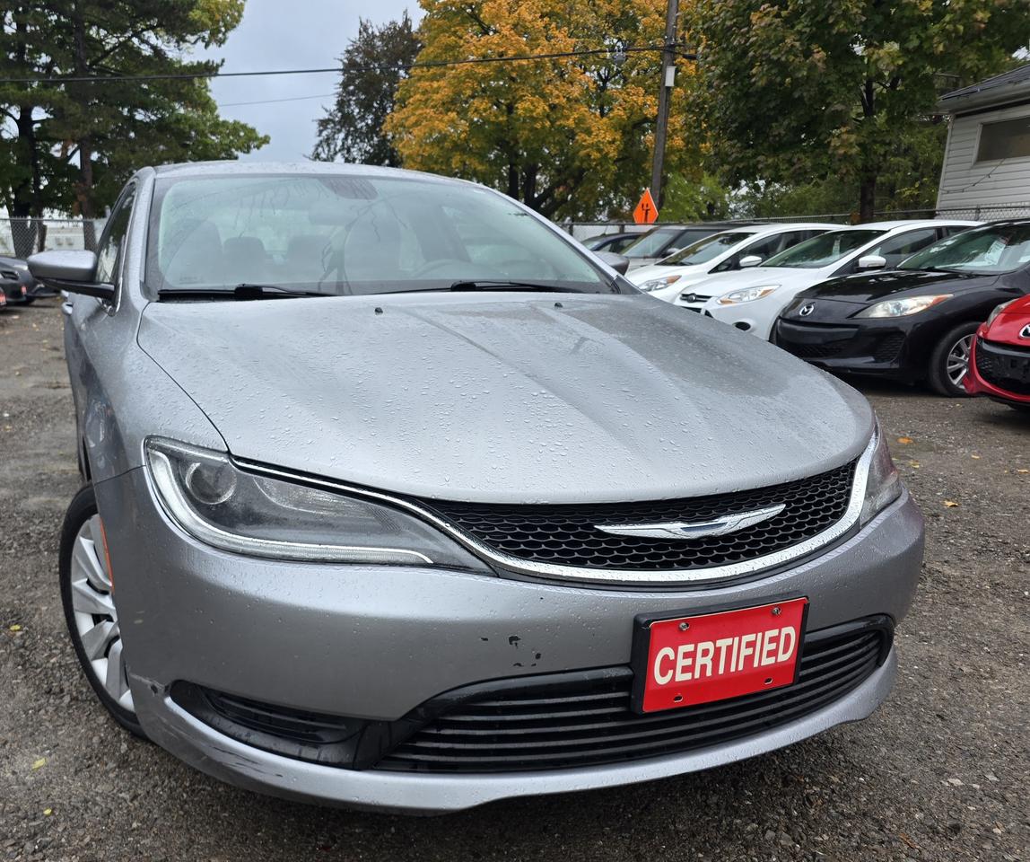 2015 Chrysler 200 LX Photo