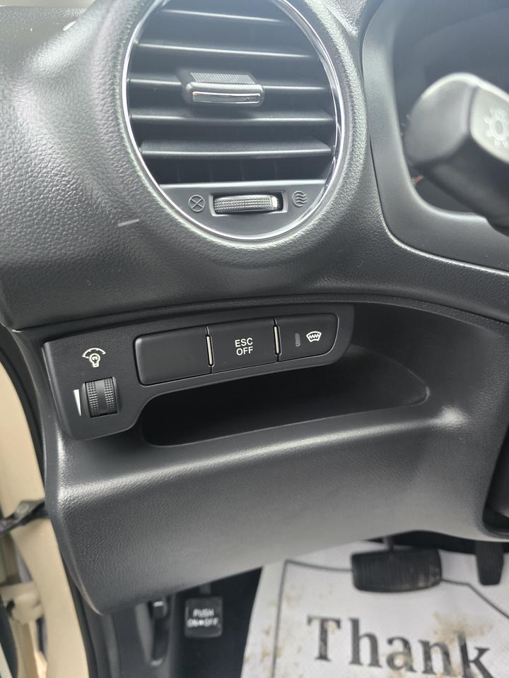 2012 Kia Rondo EX Photo