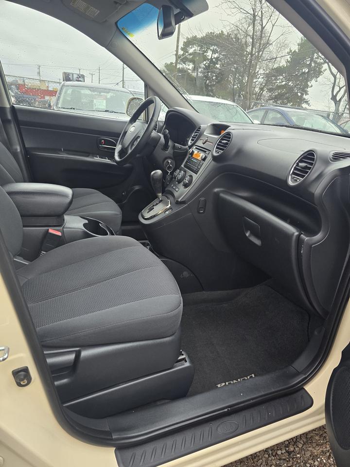 2012 Kia Rondo EX Photo