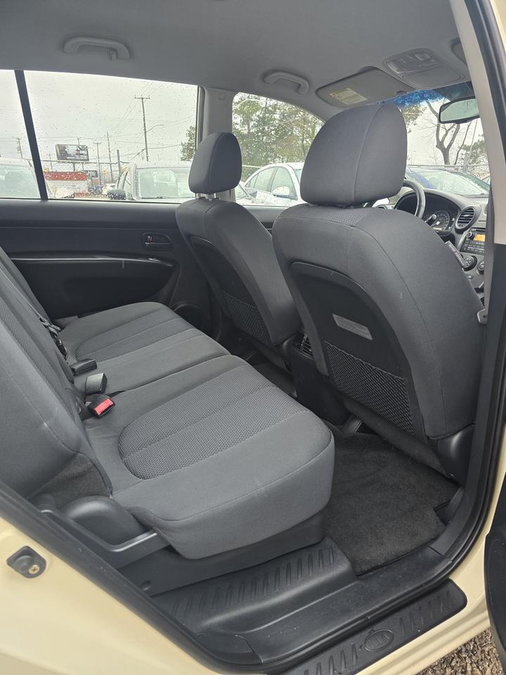 2012 Kia Rondo EX Photo