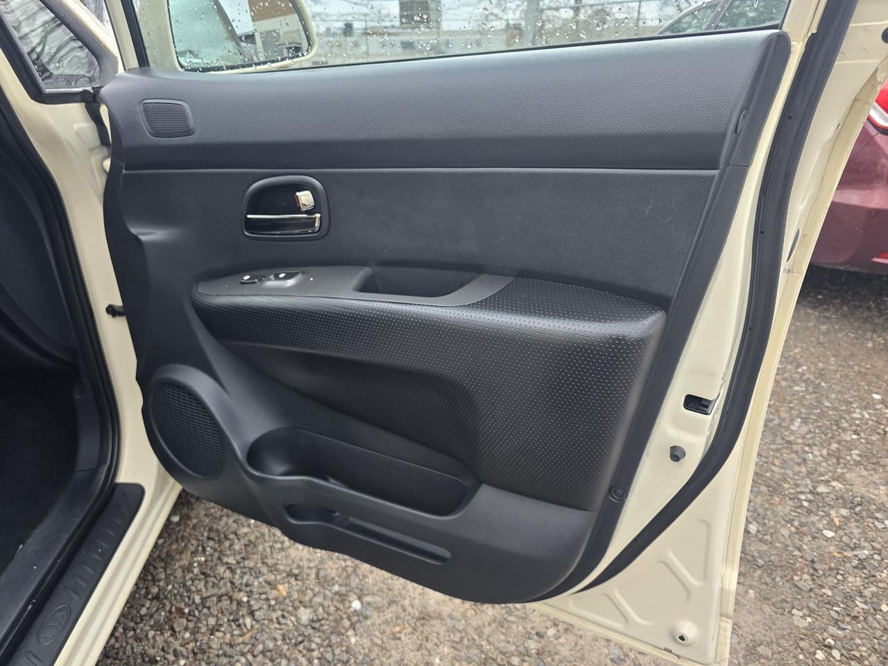 2012 Kia Rondo EX Photo