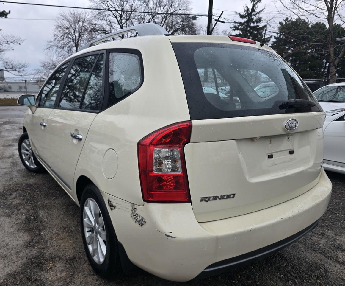 2012 Kia Rondo EX Photo