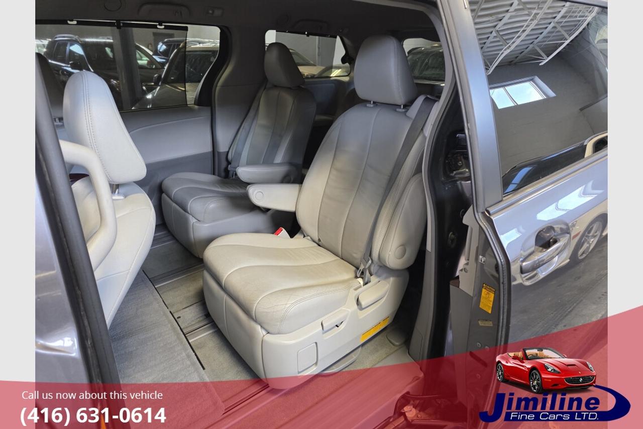 2014 Toyota Sienna XLE AWD Photo