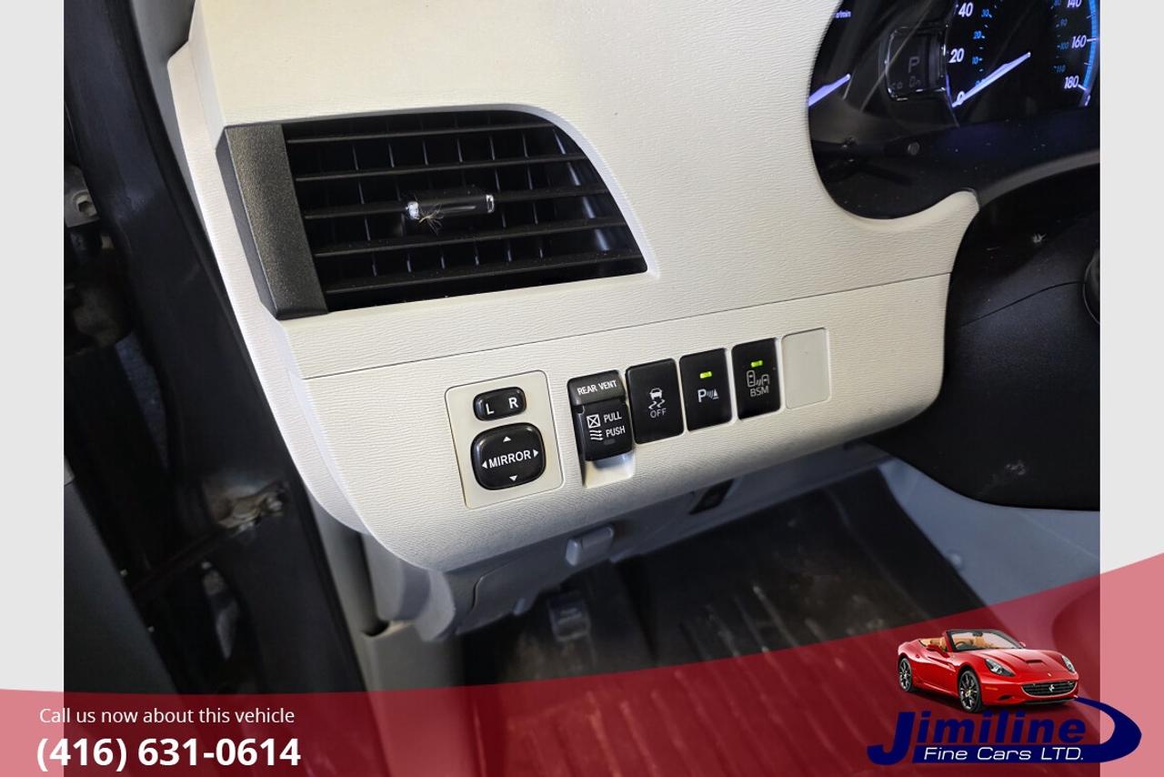 2014 Toyota Sienna XLE AWD Photo