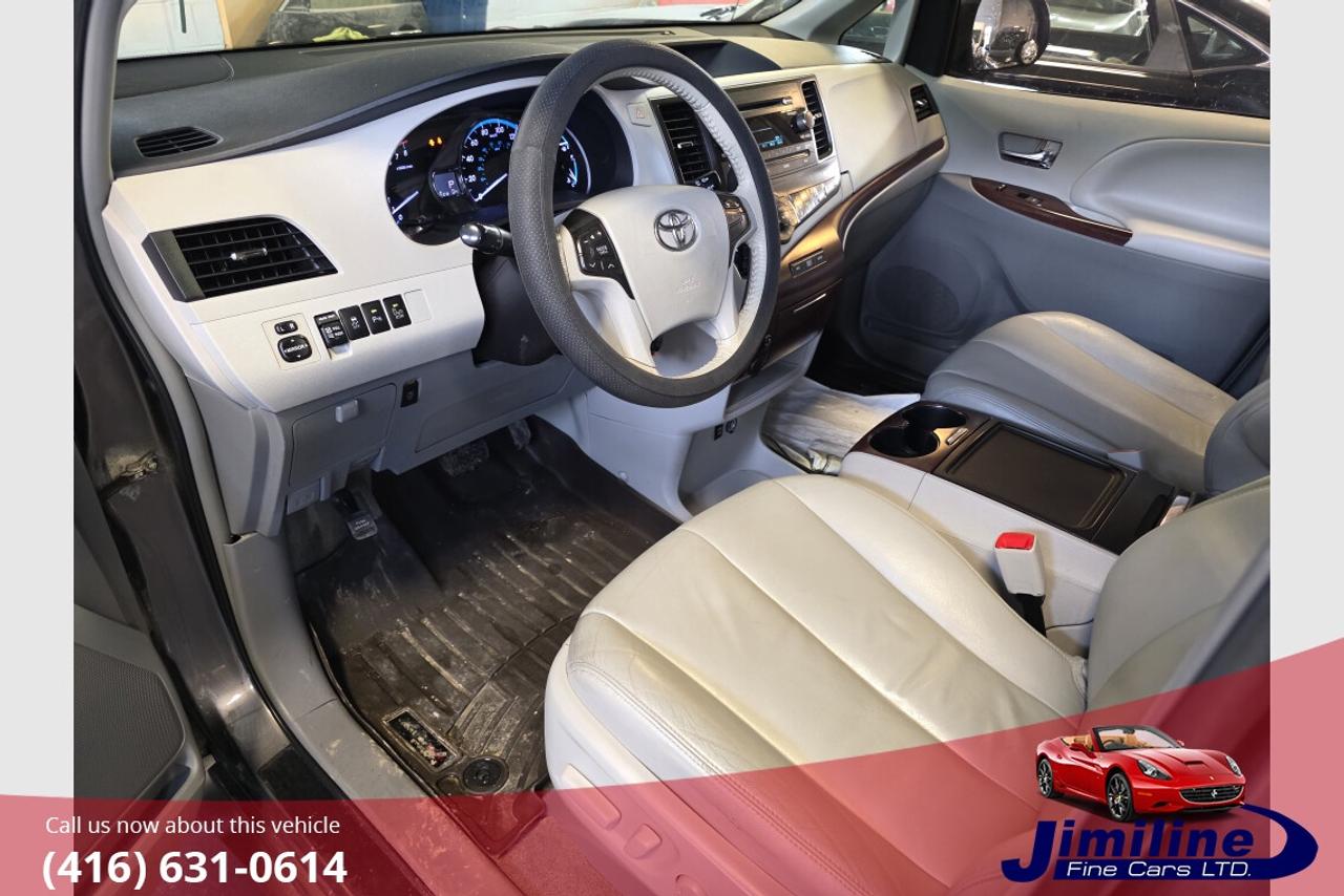 2014 Toyota Sienna XLE AWD Photo