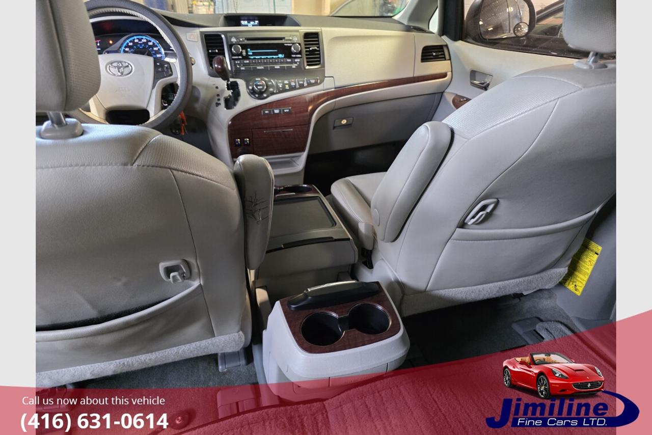 2014 Toyota Sienna XLE AWD Photo