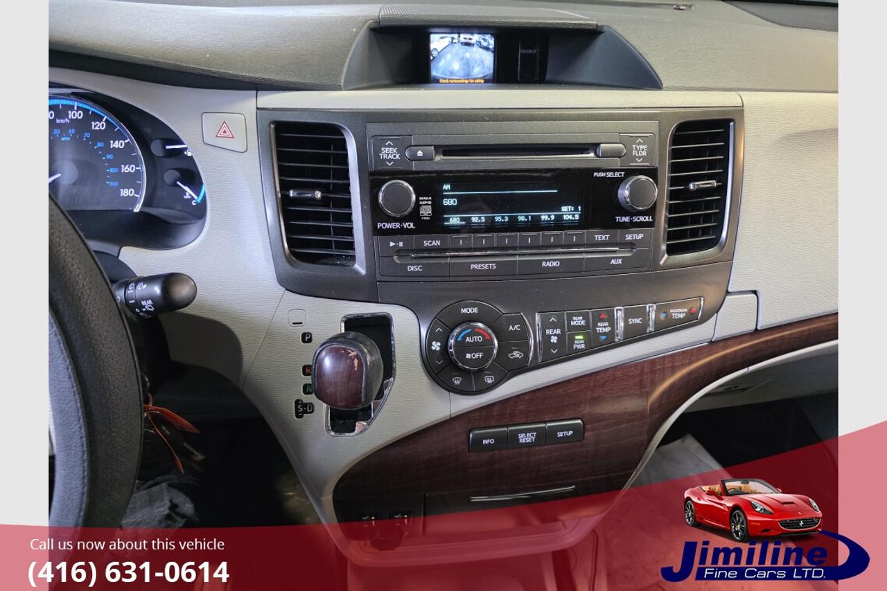 2014 Toyota Sienna XLE AWD Photo