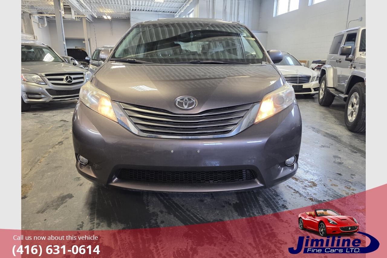 2014 Toyota Sienna XLE AWD Photo